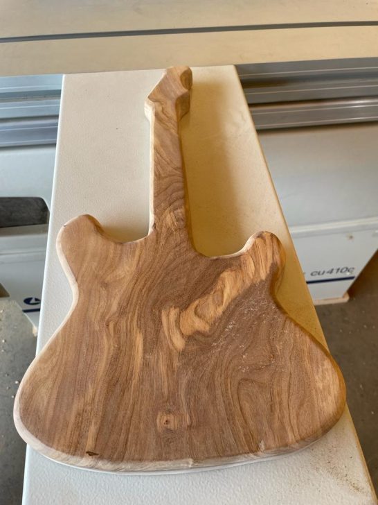 Accessoires et petits meubles Planche à découper en forme de guitare, de Pomme ou autre barre de service